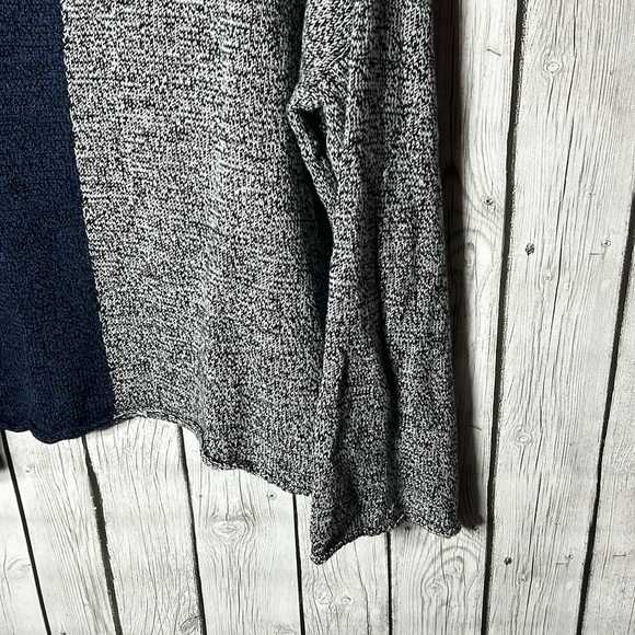 Peace Love World Two Tone Sweater Size Small - Picture 5 of 11